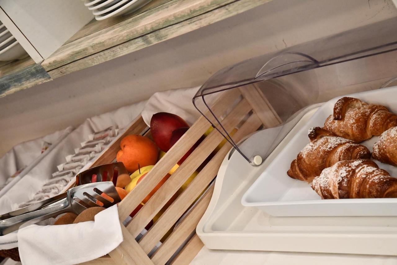 רימיני Hotel Criniera D'Oro מראה חיצוני תמונה